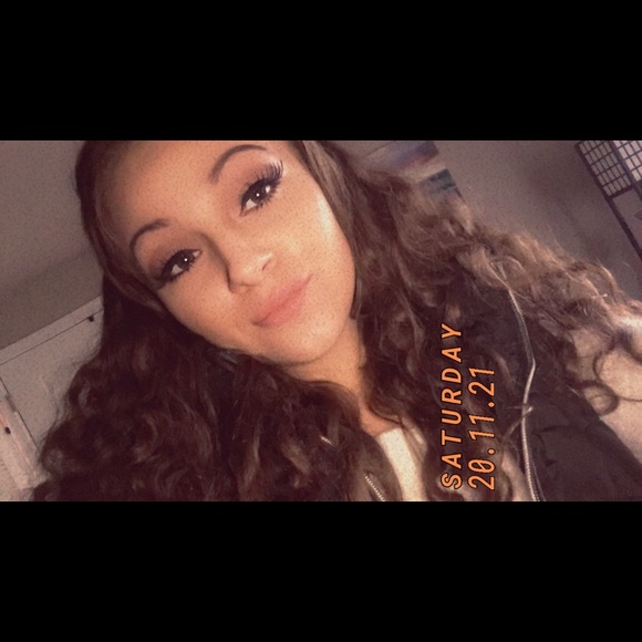 Meet your Posher, Alexis - Picture 3 of 7